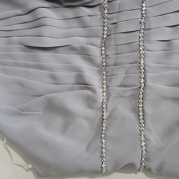 Jenny Packham Women's Chiffon, Platinum Blue Dress/Size 18. - Picture 10 of 13